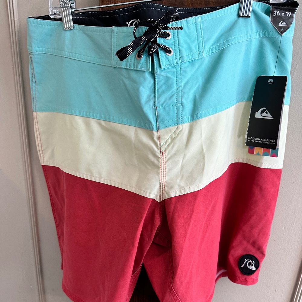 NWT QUIKSILVER Men's Board Shorts Swimsuit 36" x 19" Classic Panel Striped